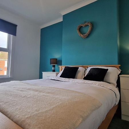 Cosy Home Perfect For Families And Contractors With Free Parking ダーリントン エクステリア 写真