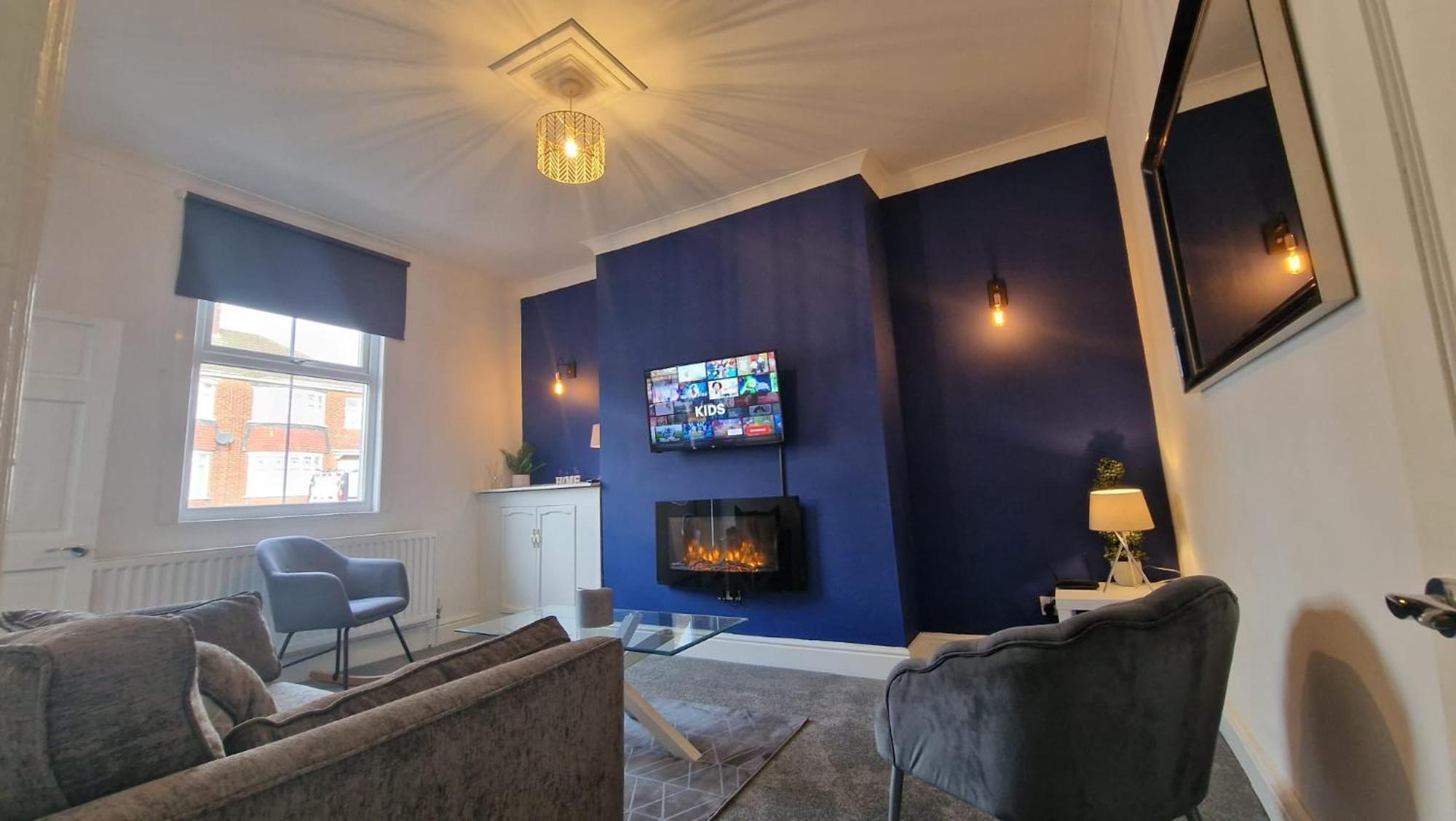 Cosy Home Perfect For Families And Contractors With Free Parking ダーリントン エクステリア 写真