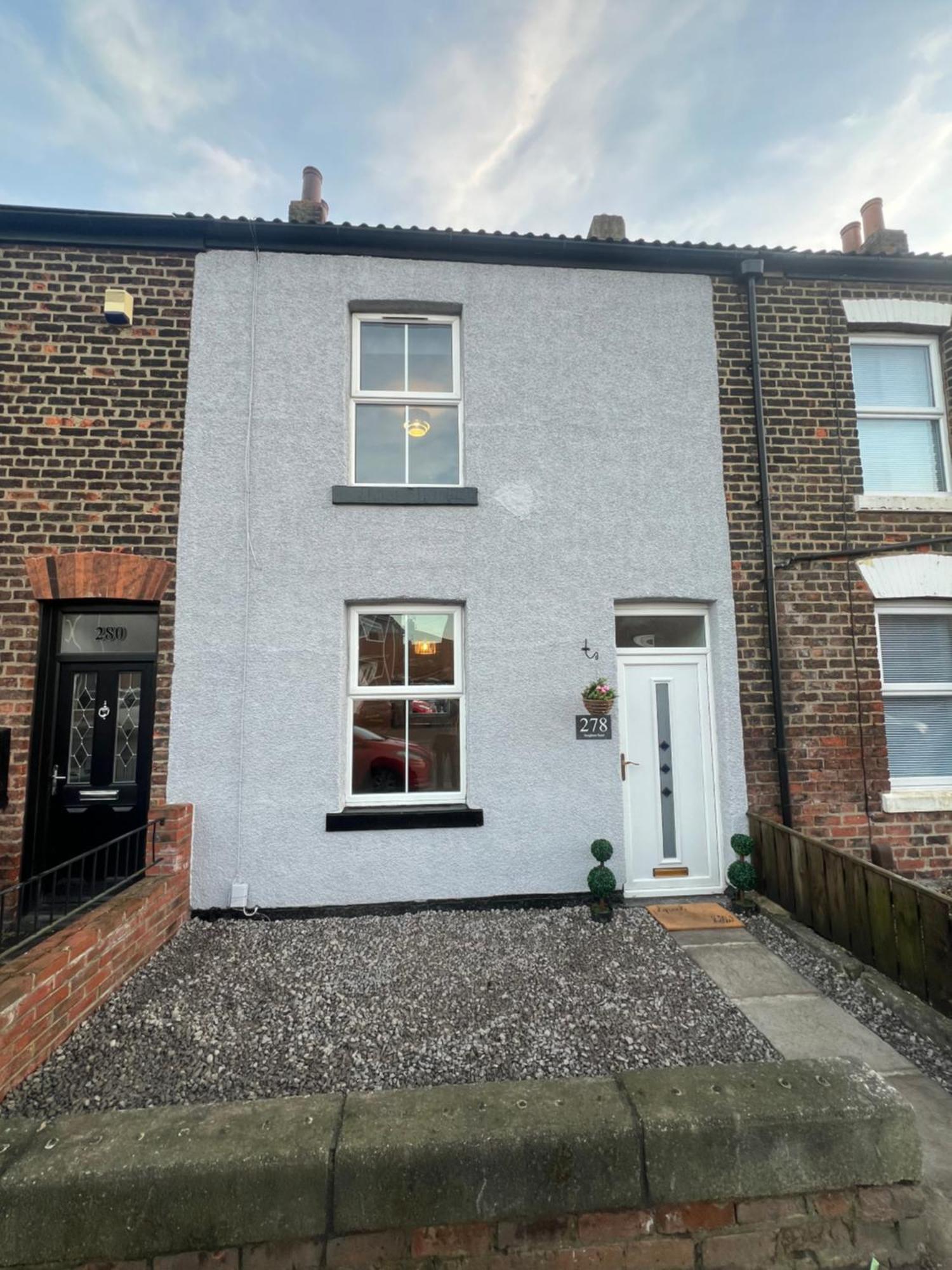 Cosy Home Perfect For Families And Contractors With Free Parking ダーリントン エクステリア 写真